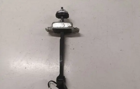 Chevrolet Captiva Front door check strap stopper