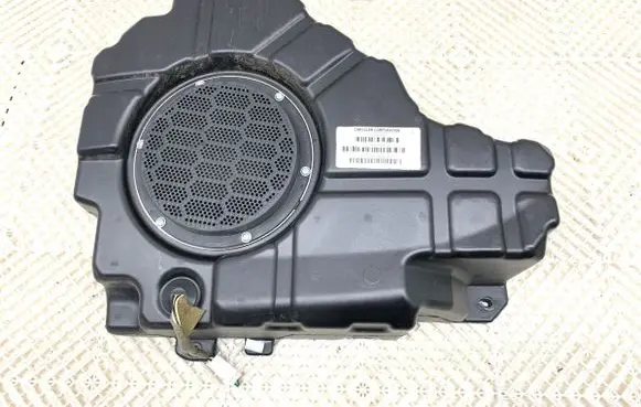 Jeep Grand Cherokee Subwoofer speaker 
