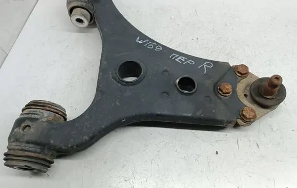 Mercedes-Benz A W169 Front control arm A1693300307 1693300307