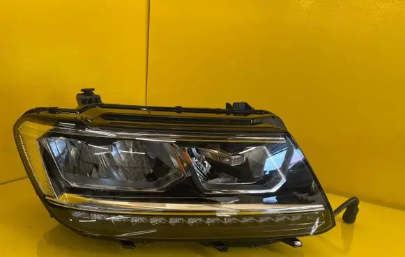 Volkswagen Tiguan Headlight/headlamp 5NB941036D