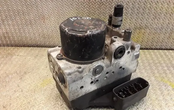 Lexus IS 200-300 ABS Pump 4454053020