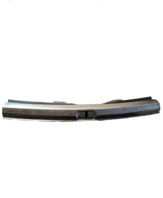Trunk/boot sill cover protection