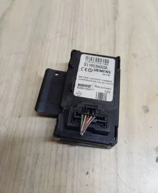 Renault Scenic II - Grand scenic II Ignition key card reader 8200125077 S118539002A 04182