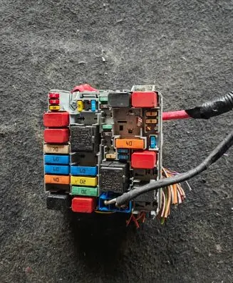 Alfa Romeo Giulietta Fuse module 50518868