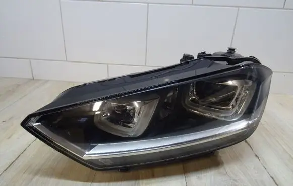 Volkswagen Golf Sportsvan Headlight/headlamp 517941033B