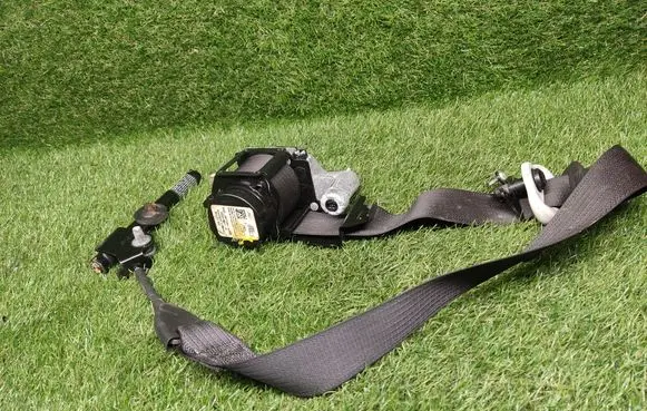 Ford Fusion II Front seatbelt DG9354612D64 DG9354612D64AJ35B8
