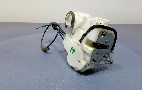 Mitsubishi Space Star Front door lock