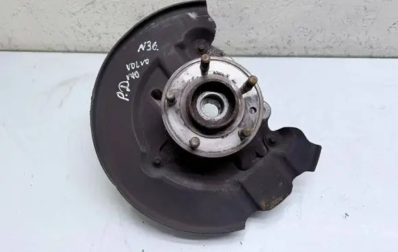 Volvo V40 Front wheel hub 