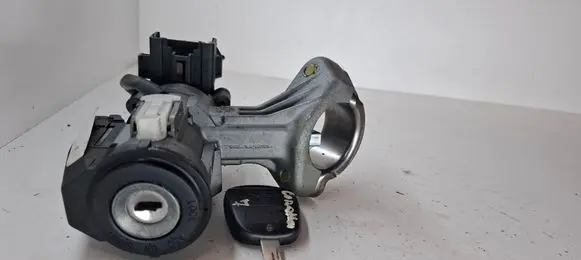 Toyota Corolla E120 E130 Ignition lock 45020024
