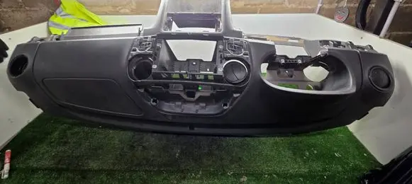 Volkswagen Amarok Dashboard 2H1857052D 000646824