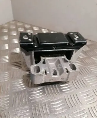Volkswagen Golf IV Engine mount bracket 15910620