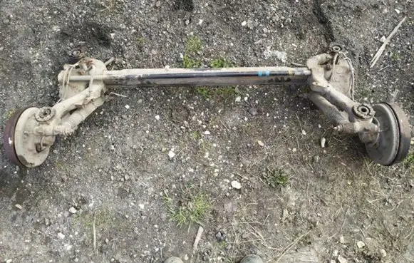 Peugeot 206 Rear axle beam with reductor 