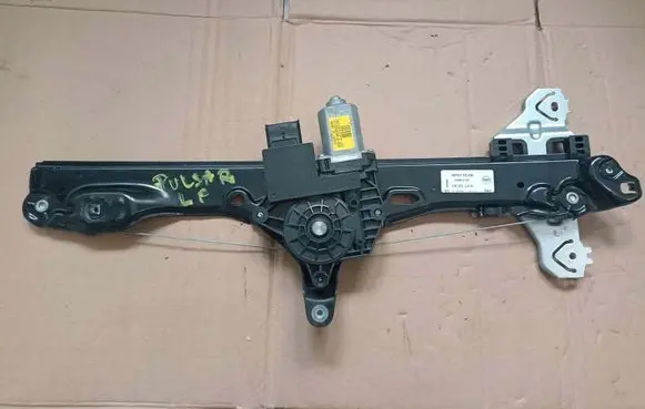 Nissan Pulsar Front door window regulator with motor