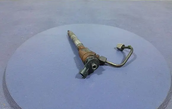 Chevrolet Combo Fuel injector 9828959880