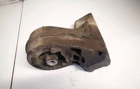 Engine mount bracket