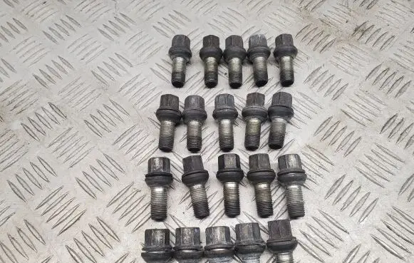 Audi A4 S4 B8 8K Nuts/bolts 