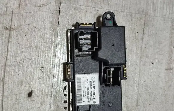 Mercedes-Benz GLK (X204) Air flap motor/actuator EFB430 K9749006 27082012