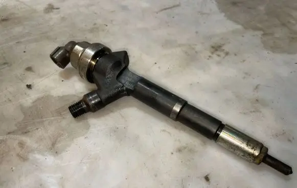 Opel Zafira B Fuel injector 8973762703