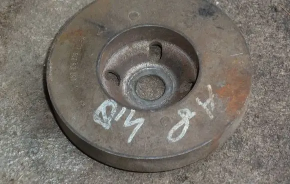 Audi A8 S8 D3 4E Crankshaft pulley 057109239