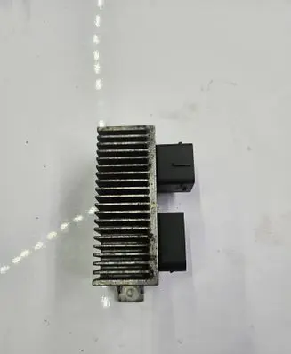 Renault Master III Glow plug pre-heat relay 8200558438A