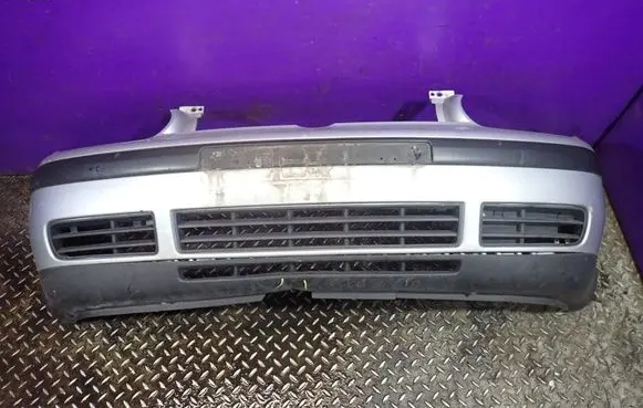 Volkswagen Golf IV Front bumper