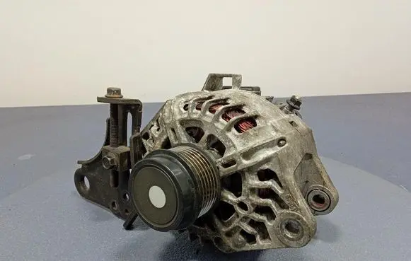 KIA Ceed Generator/alternator 37300-2B760