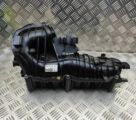 BMW 1 E81 E87 Intake manifold 7810179