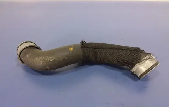 Mercedes-Benz CLS C218 X218 Engine coolant pipe/hose
