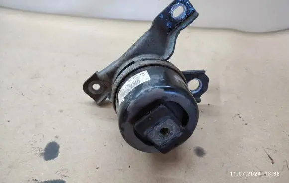 Land Rover Freelander 2 - LR2 Engine mount bracket 7G926F012BA