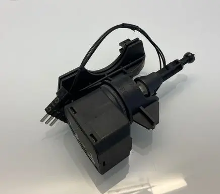 Mercedes-Benz E W211 Headlight level adjustment motor 16261200