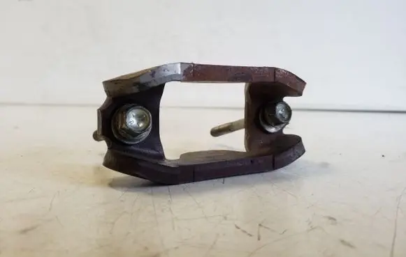 Mitsubishi L200 Fuel Injector clamp holder 