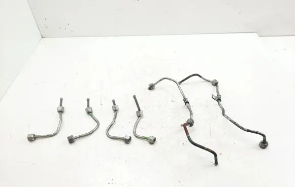 Mitsubishi Outlander Fuel injector supply line/pipe 