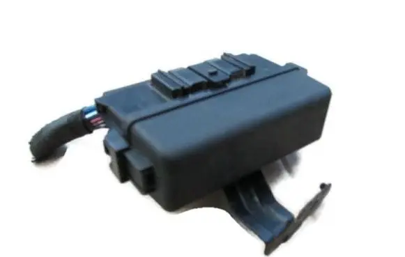 Suzuki Vitara (LY) Relay mounting block 