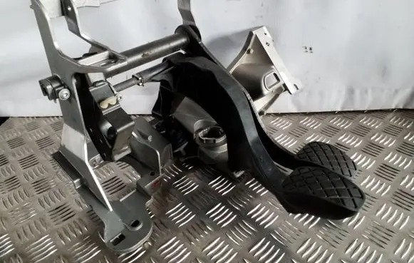 Audi A6 C7 Pedal assembly 8K2721117