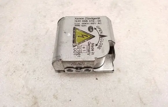 BMW X5 E53 Headlight ballast module Xenon 5DD00831950