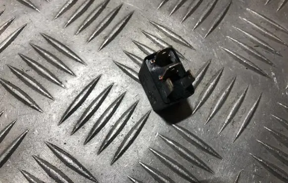 Fiat Punto (188) Other relay 46520421 702.30