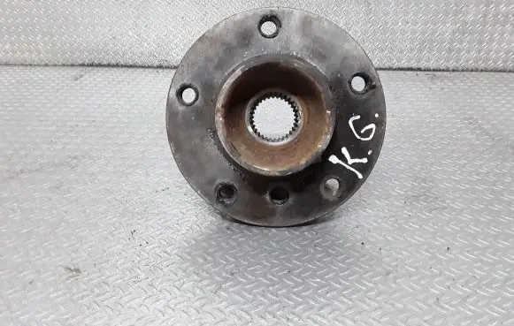 BMW 5 E39 Rear wheel hub