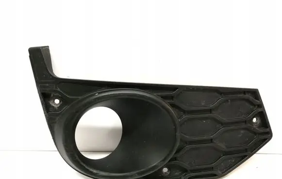 Iveco Daily 6th gen Front bumper lower grill