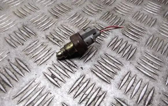 Toyota Avensis T250 Reversing light switch sensor 