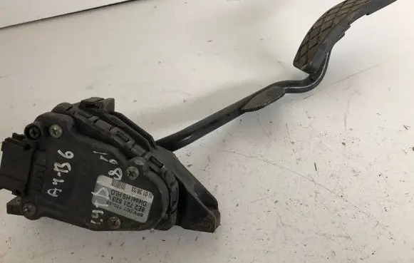 Audi A4 S4 B6 8E 8H Accelerator throttle pedal 8E2721523C