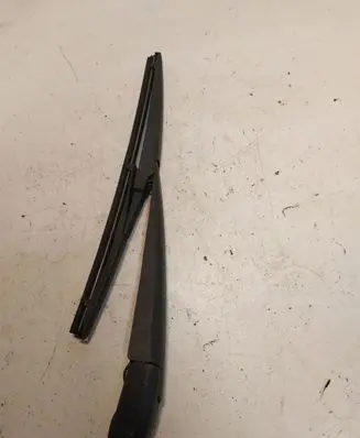 Toyota RAV 4 (XA20) Rear wiper blade 