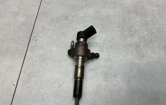 Ford Grand C-MAX Fuel injector 9802448680