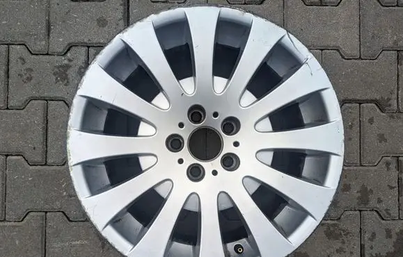 BMW 6 E63 E64 R18 alloy rim 6758777