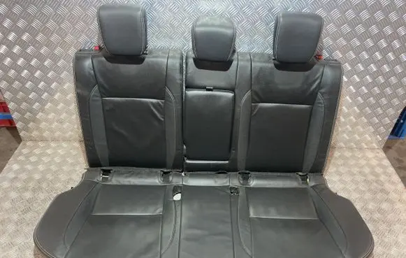 Suzuki SX4 S-Cross Second row seats PK17969