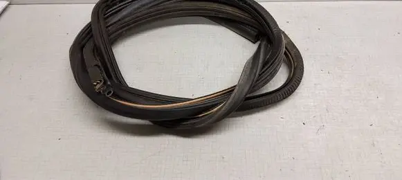 Volkswagen Transporter - Caravelle T4 Front door rubber seal 