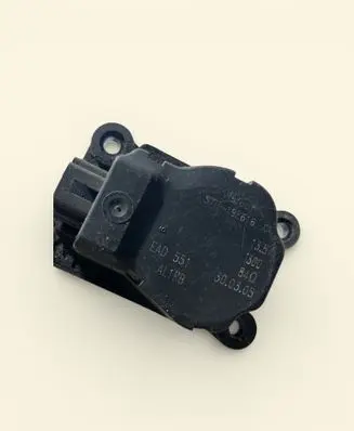 Ford Mondeo Mk III Air flap motor/actuator 1S7H19E616 AD551 300305