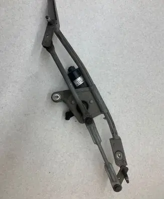 Volvo XC70 Front wiper linkage and motor 404775 8648343 20860