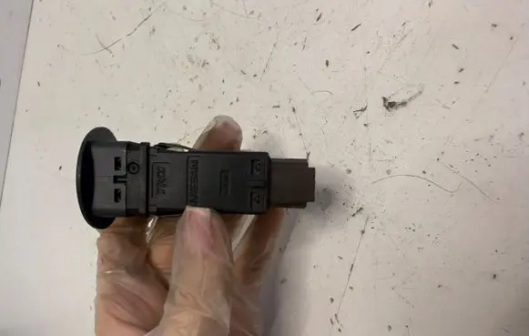 Passenger airbag on/off switch