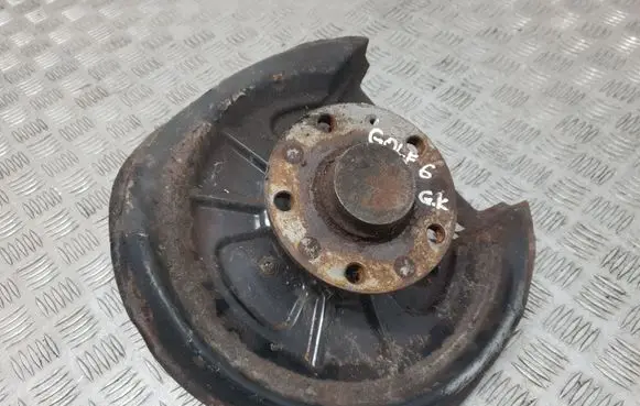 Volkswagen Golf VI Rear wheel hub
