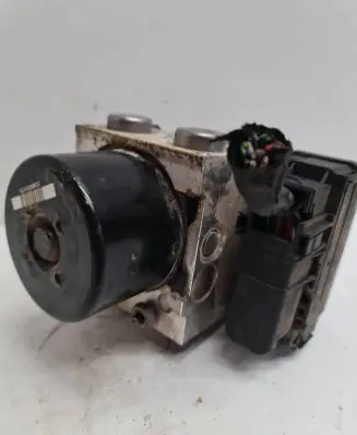 Volvo V70 ABS Pump 31261142 10061336081 10092604043